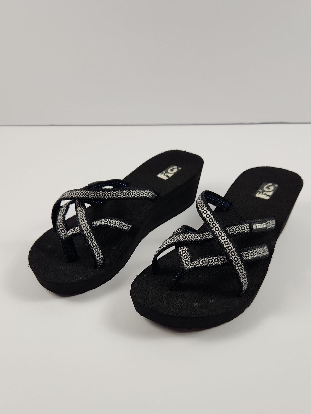 Teva Black Wedge Sandals Silver and Black with Patterned Straps Size 8